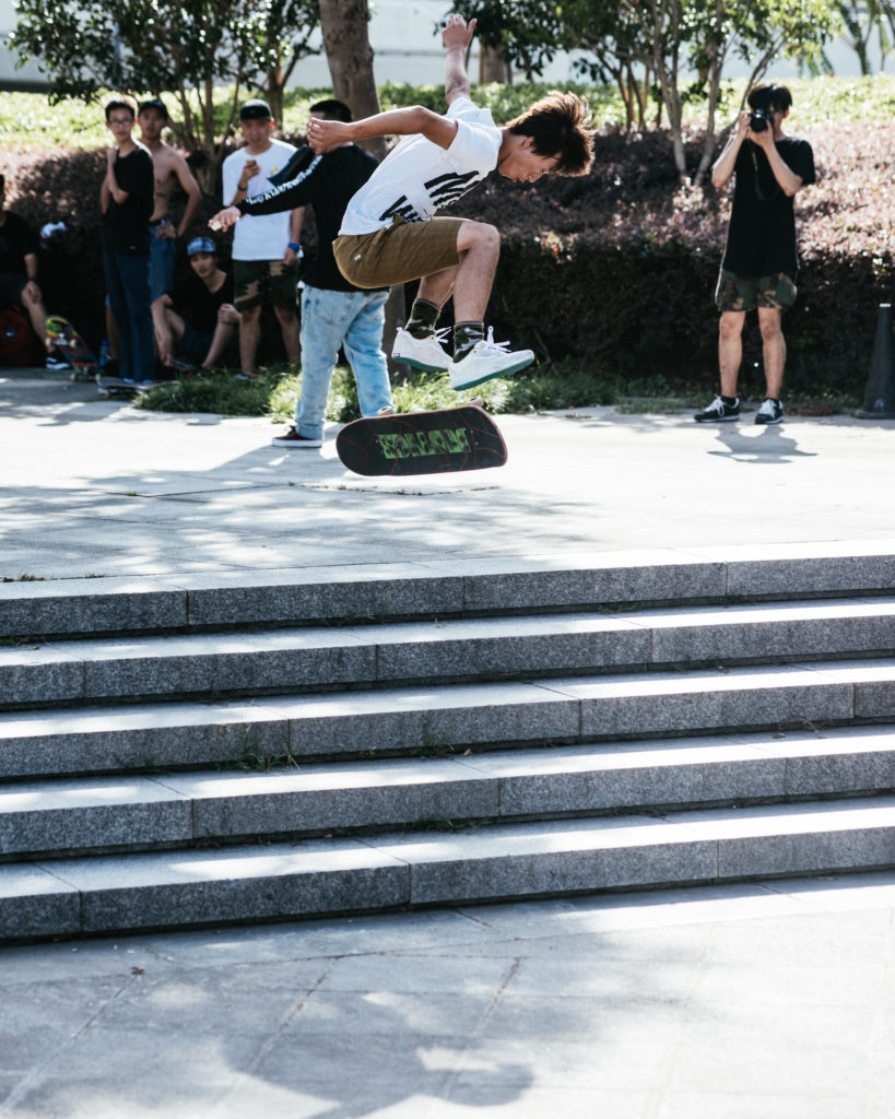 SunKunKun Heelflip