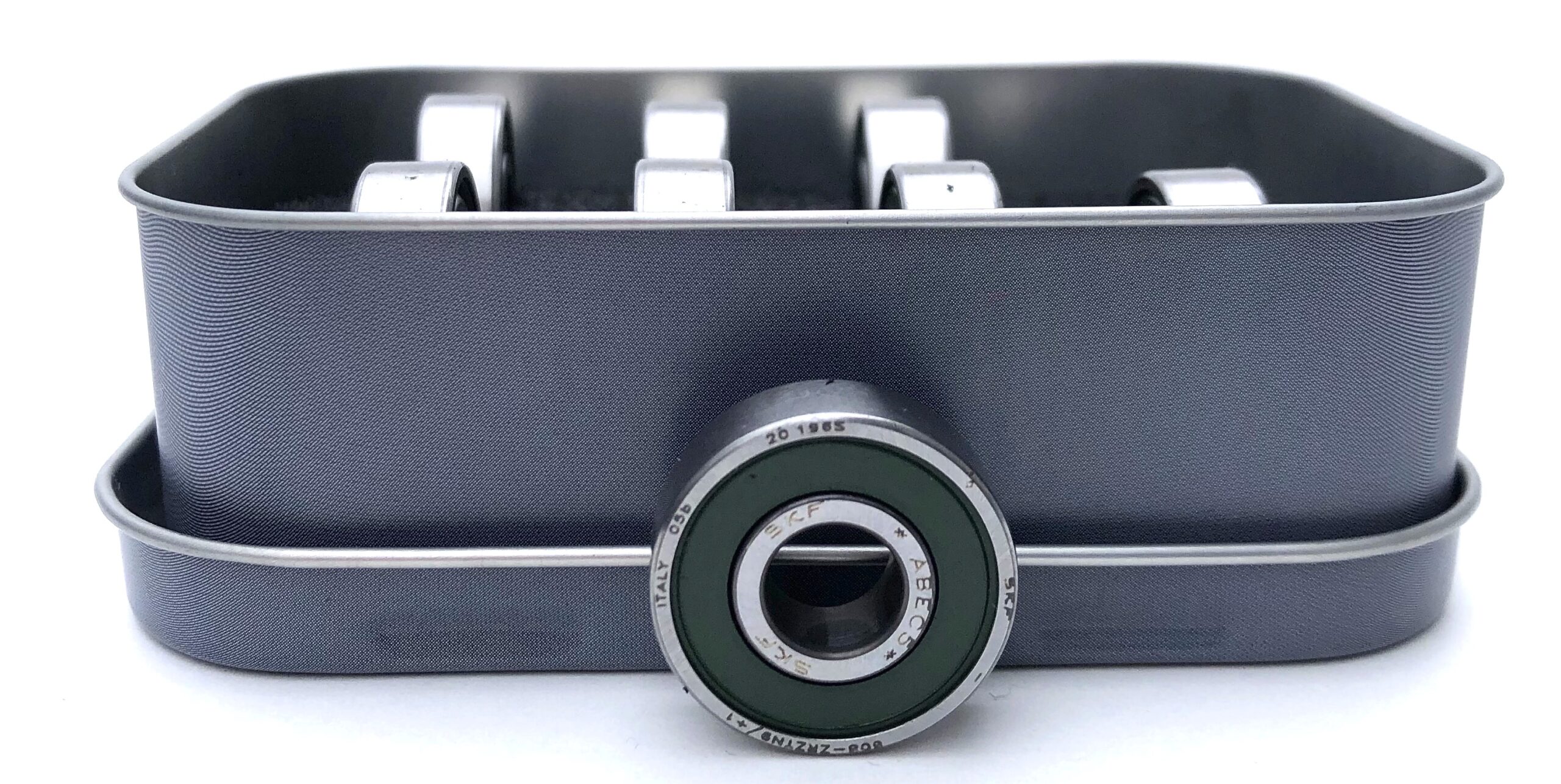 スケートボード SKF ISHOD WAIR PRO BEARINGS SKF Ishod Pro